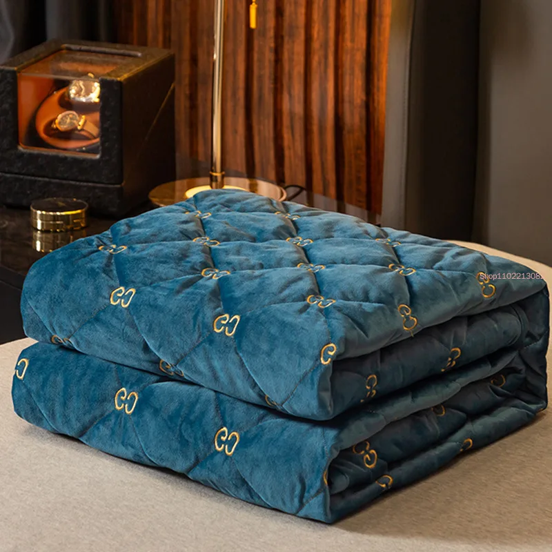 Embroidery Quilt Cover - Чехол для матраса с вышивкой, утолщенный