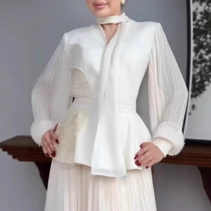 Комплект из двух предметов: то – обзор и цена Embroidery In The Piece