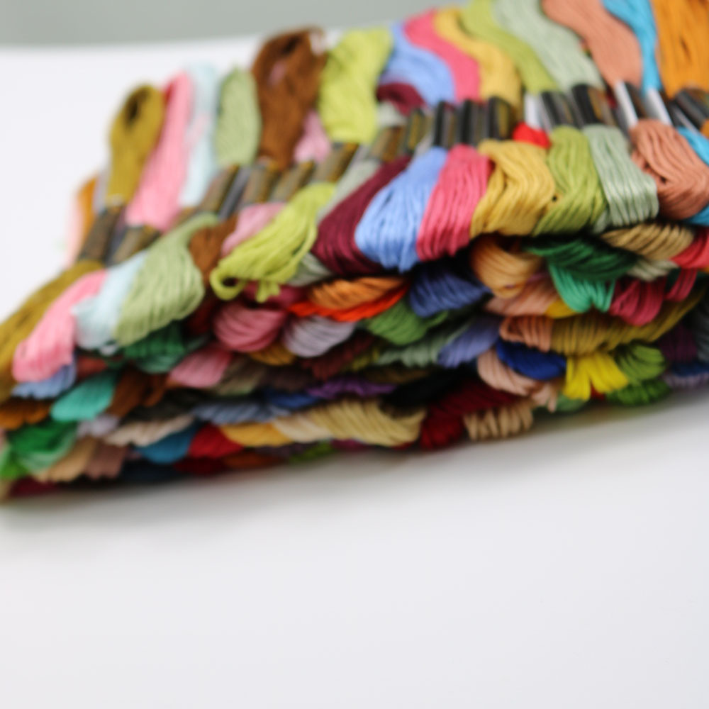 Набор из 50 цветных ниток для  – обзор и цена Embroidery In The Piece