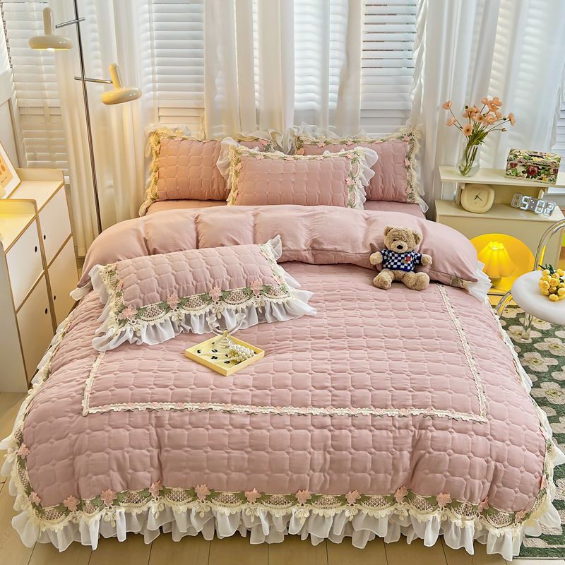 Розовый комплект постельного б – обзор и цена Embroidery Quilt Cover