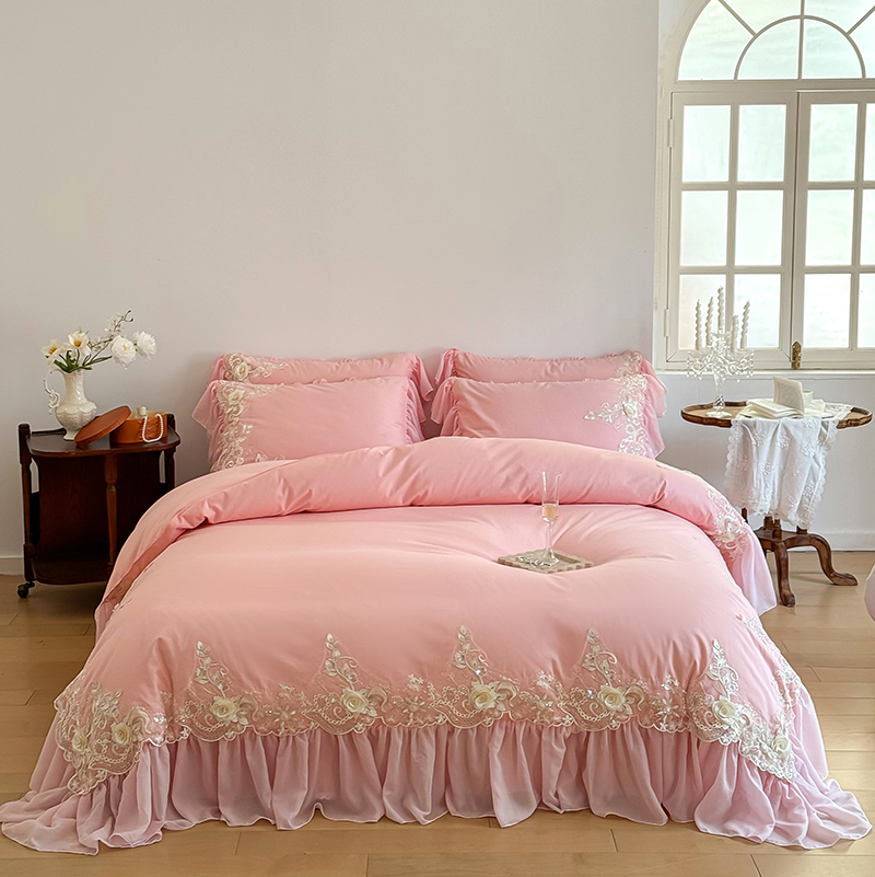 Элегантные комплекты постельно – обзор и цена Embroidery Quilt Cover